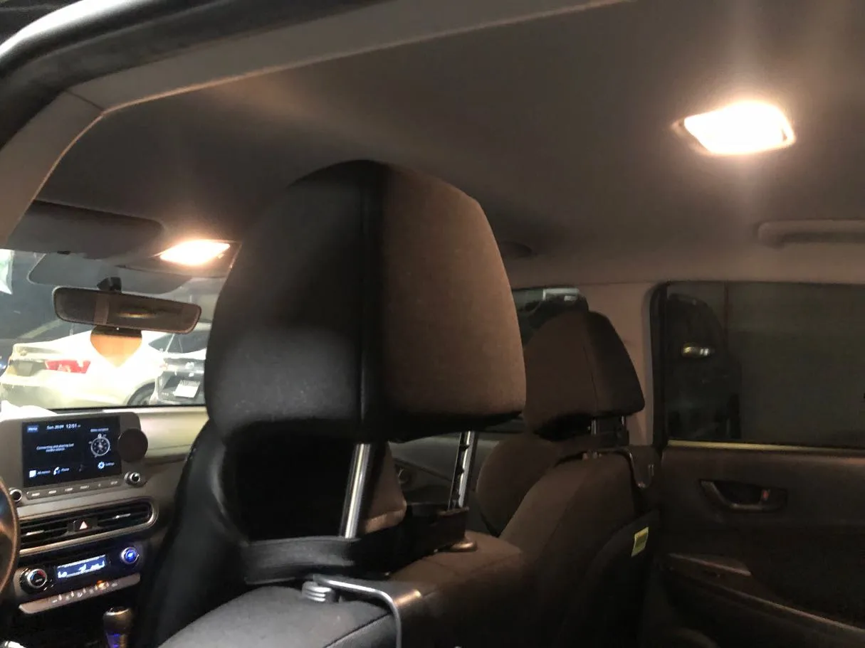 Car image 14