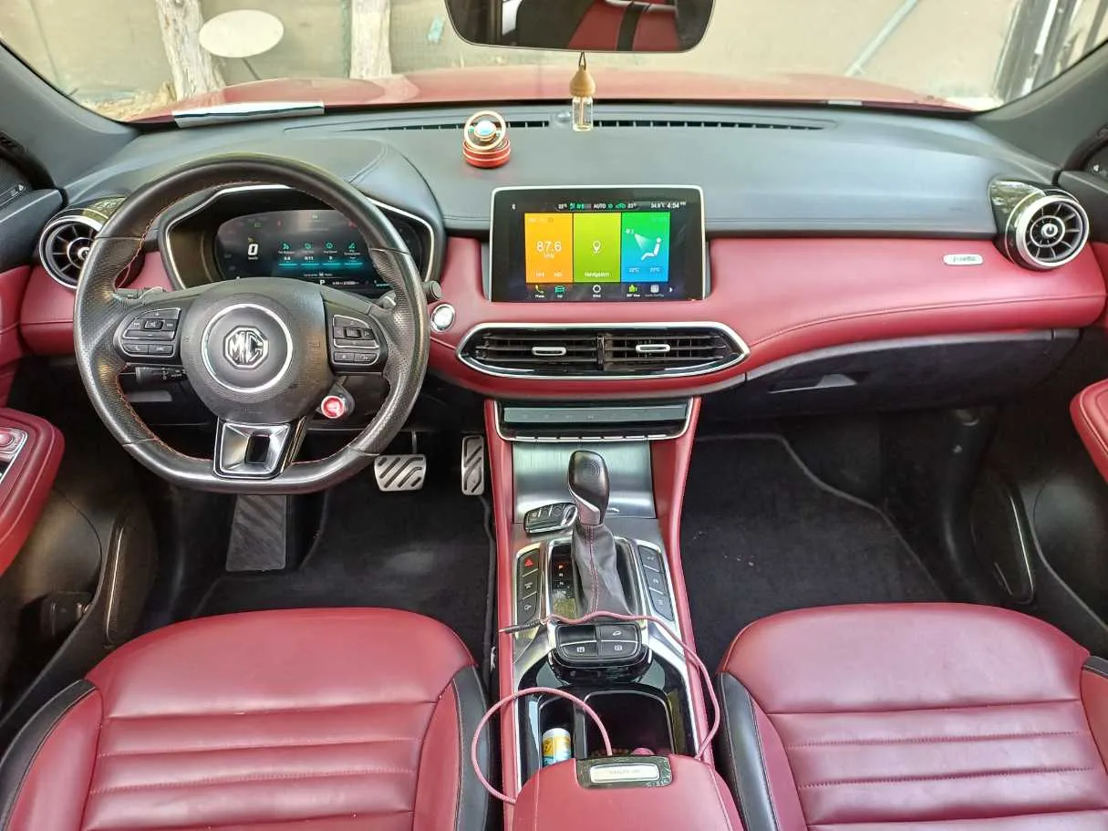 Car image 15
