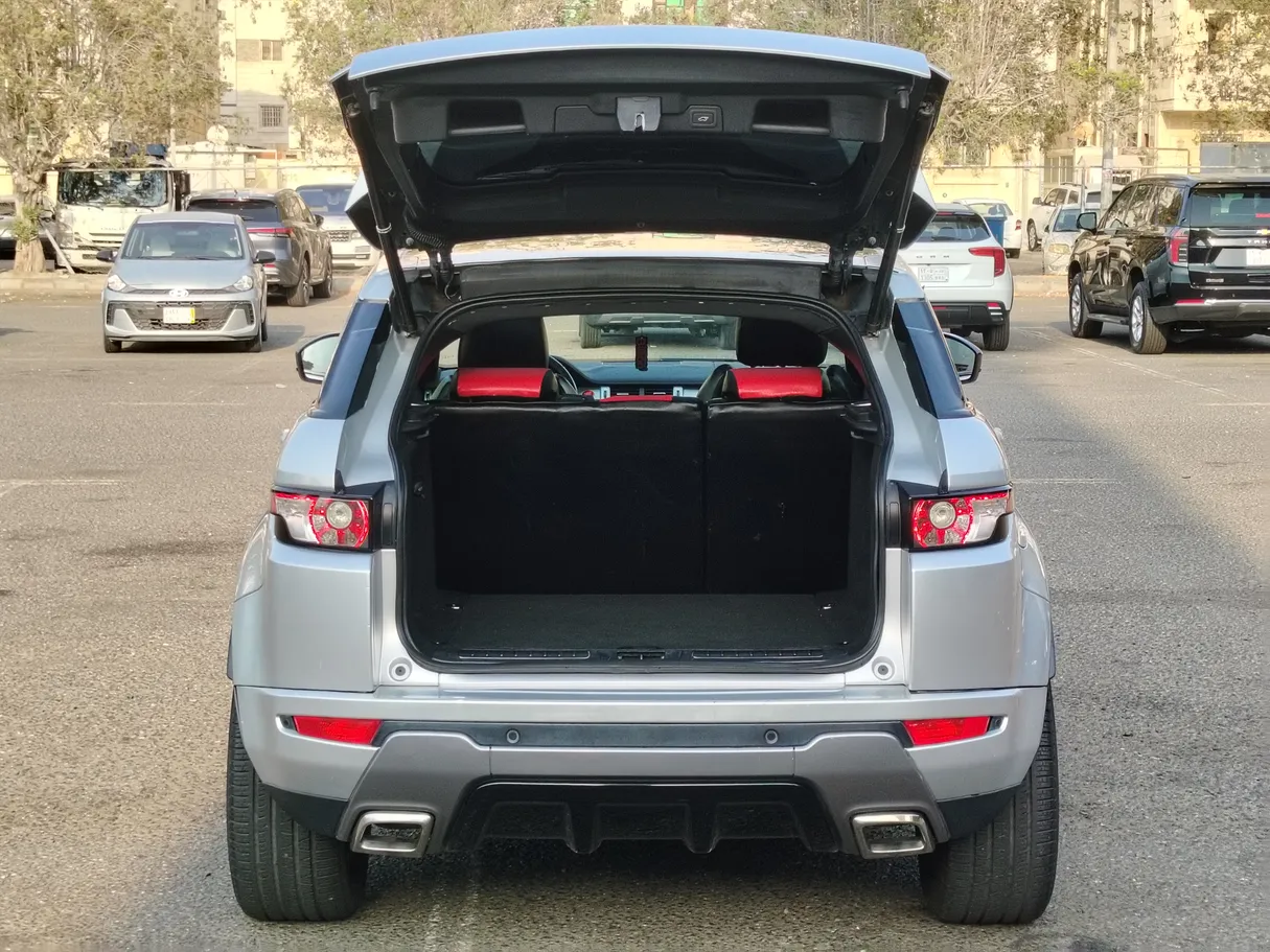 Car image 30