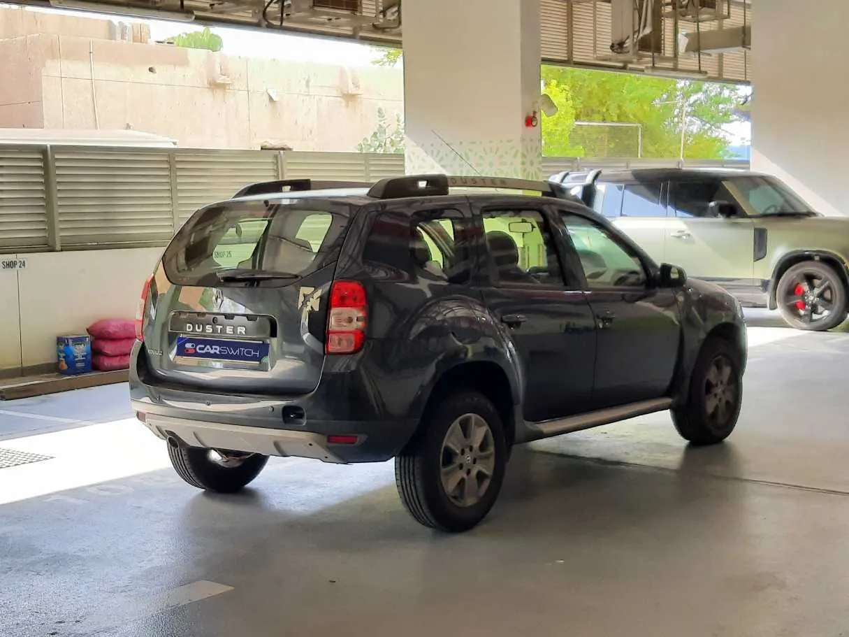 Car image 5