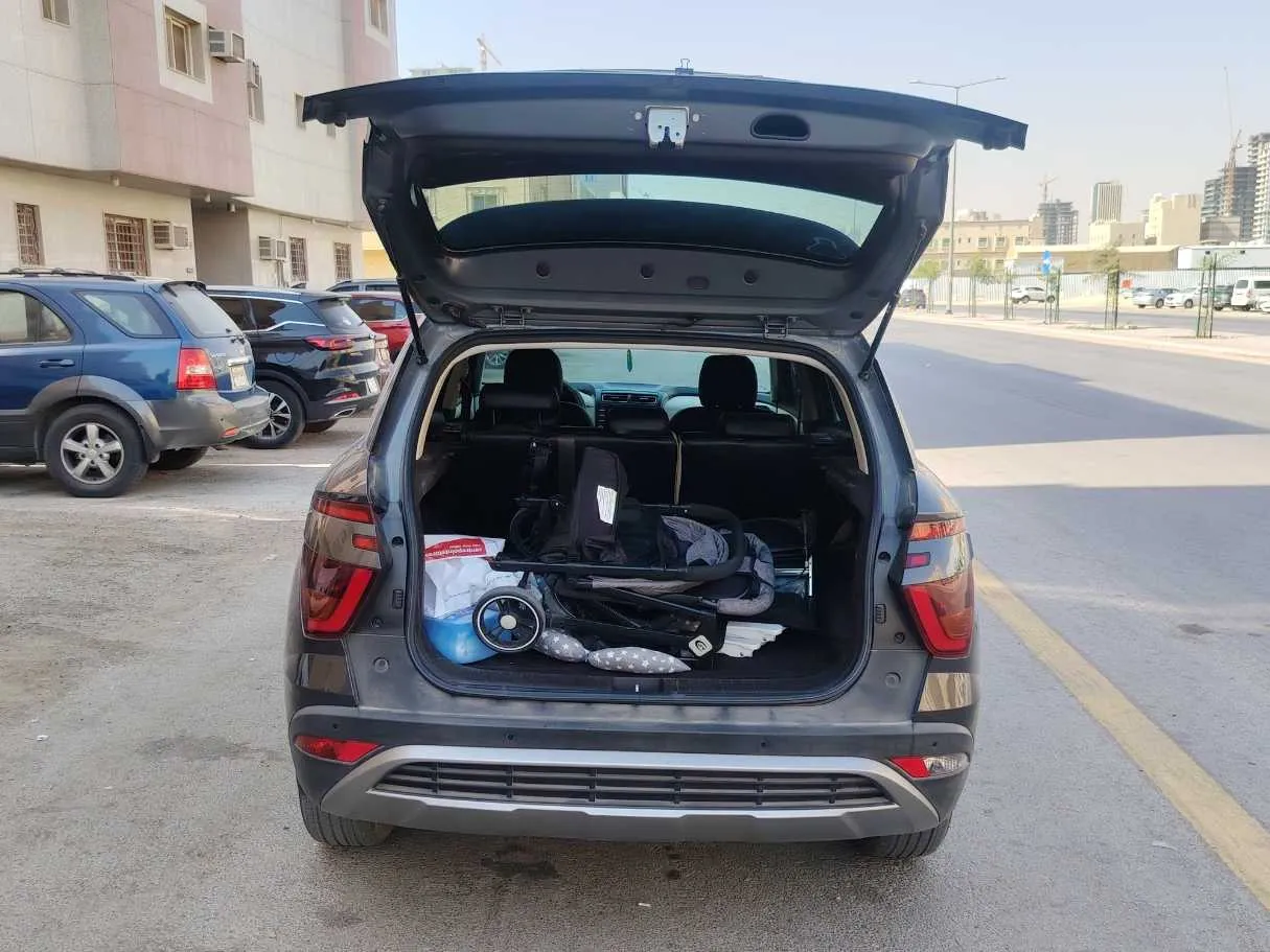 Car image 19