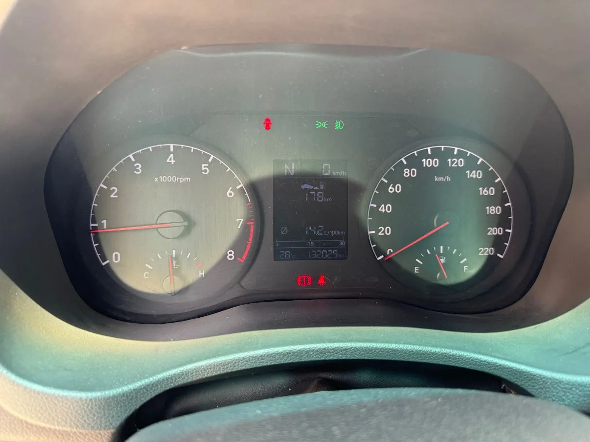 Car image 19