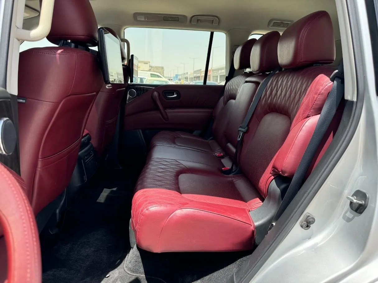 Car image 14