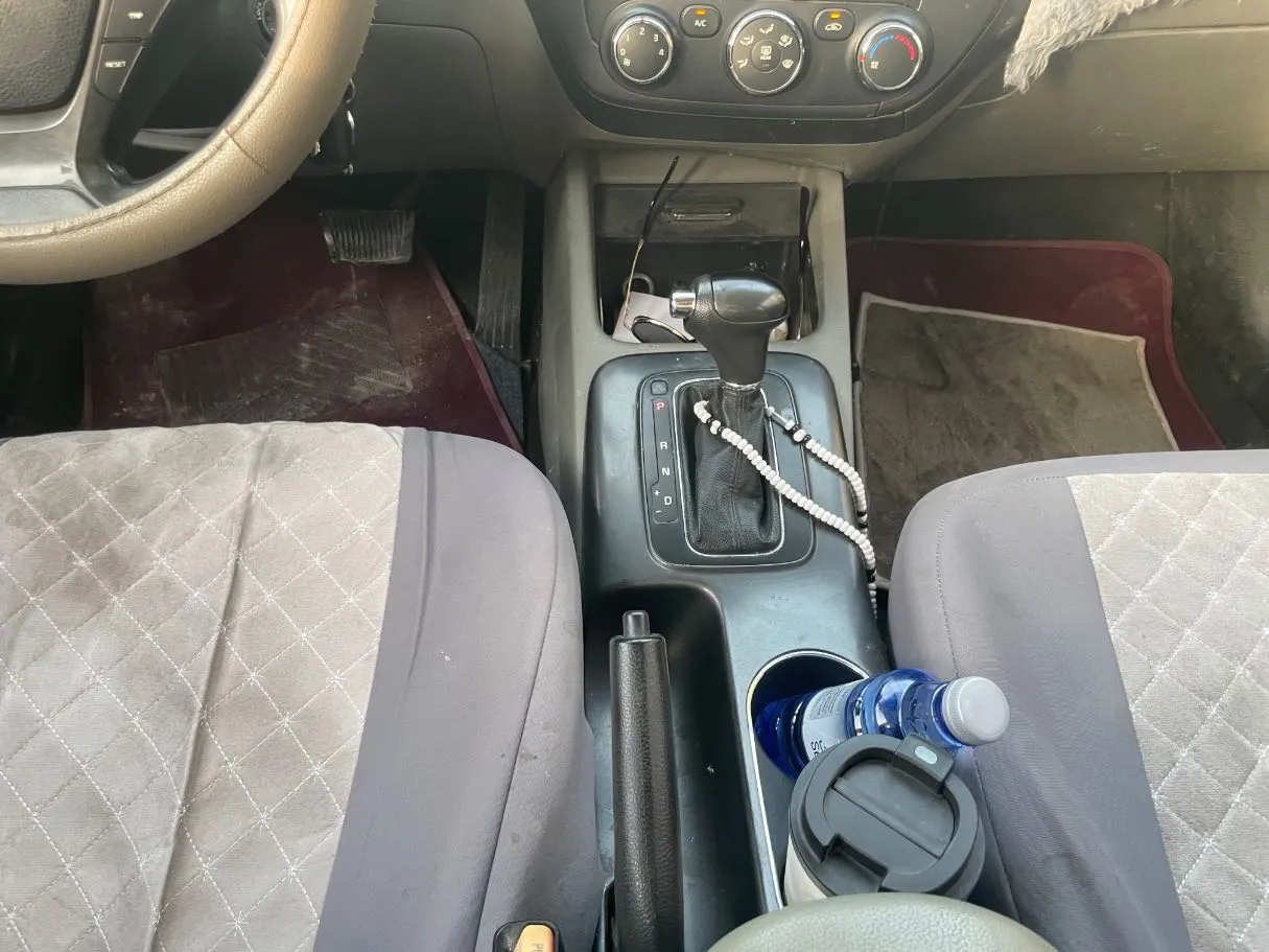 Car image 17