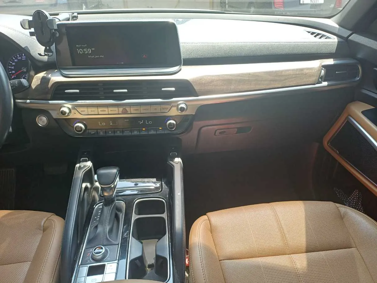 Car image 16