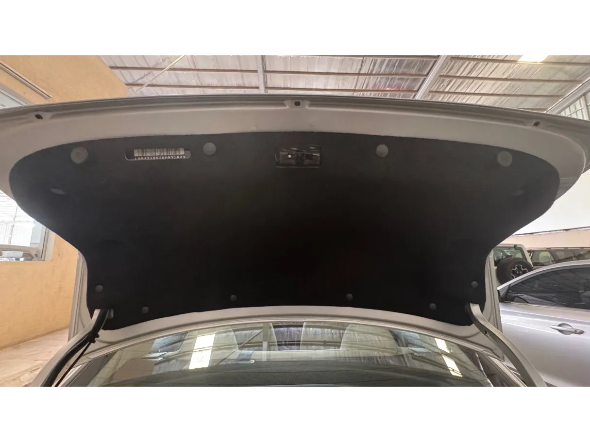 Car image 23
