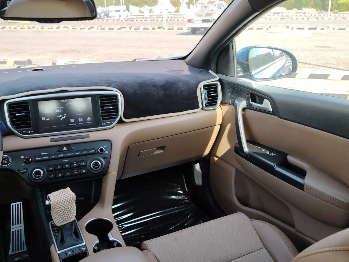 Car image 32