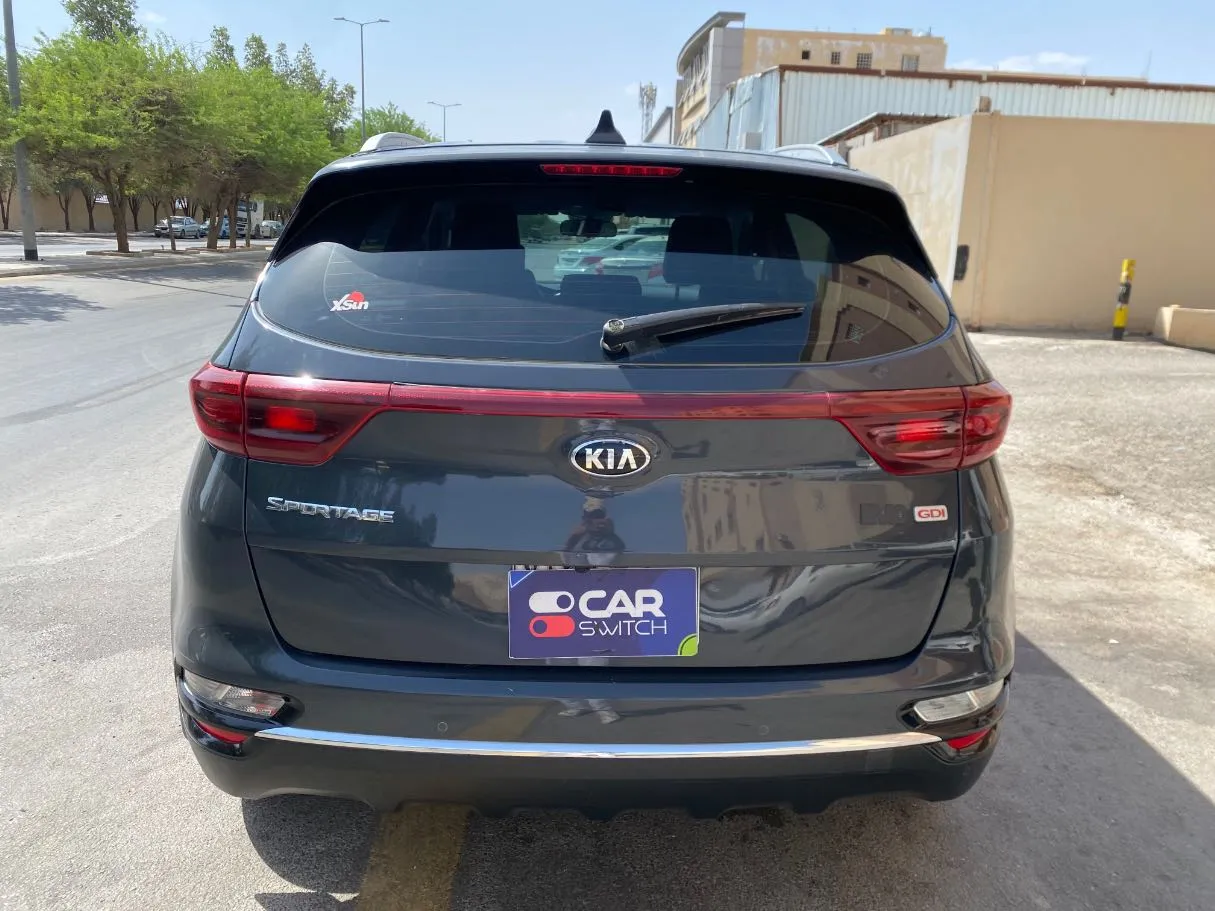 Car image 6