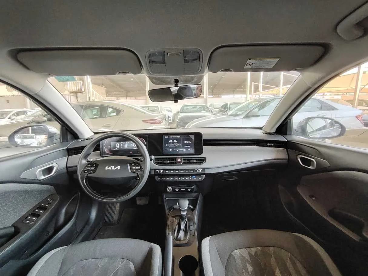 Car image 17