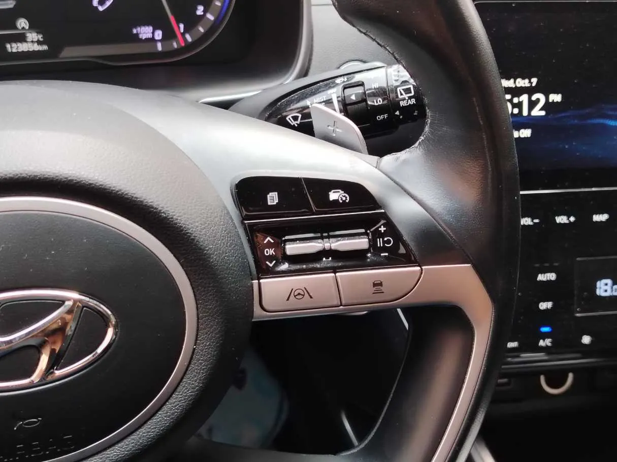 Car image 27