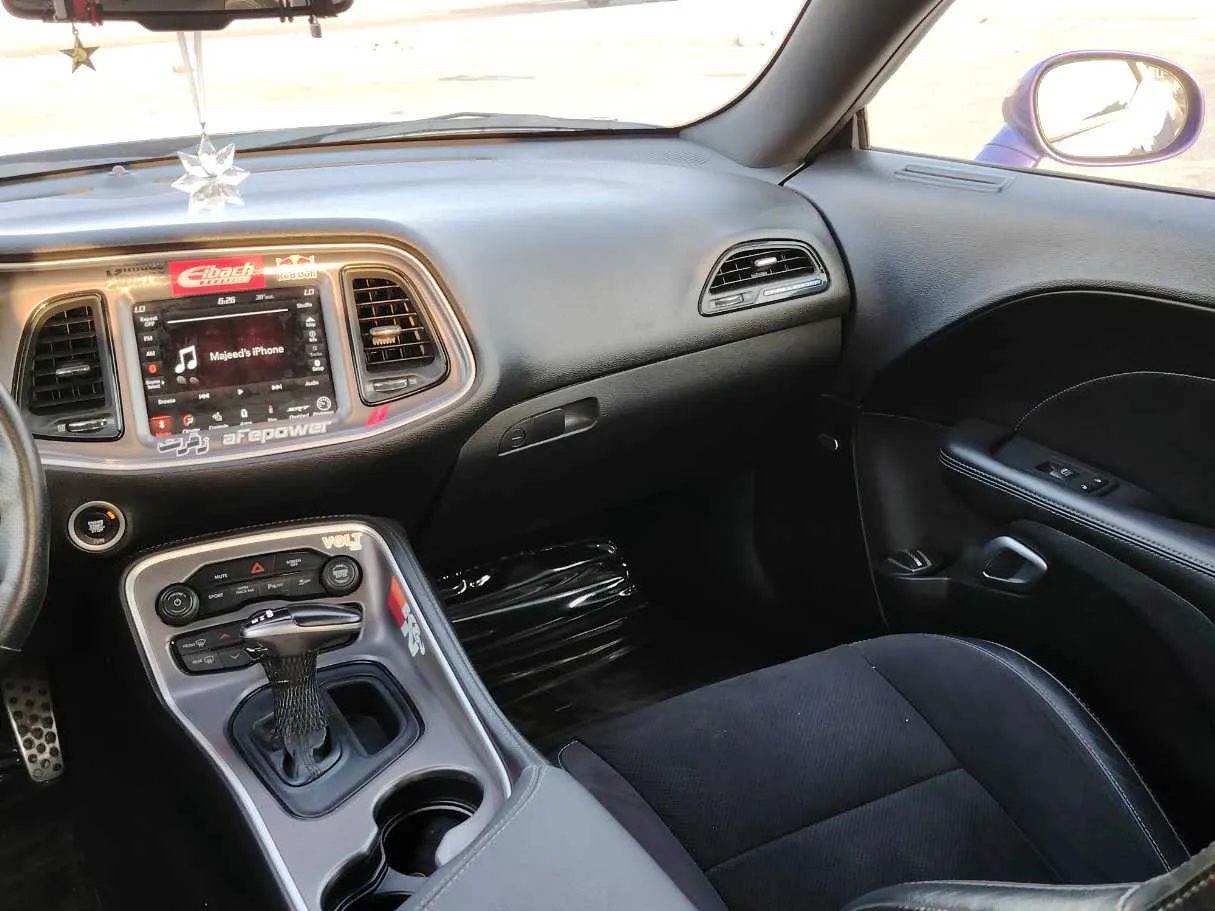 Car image 18