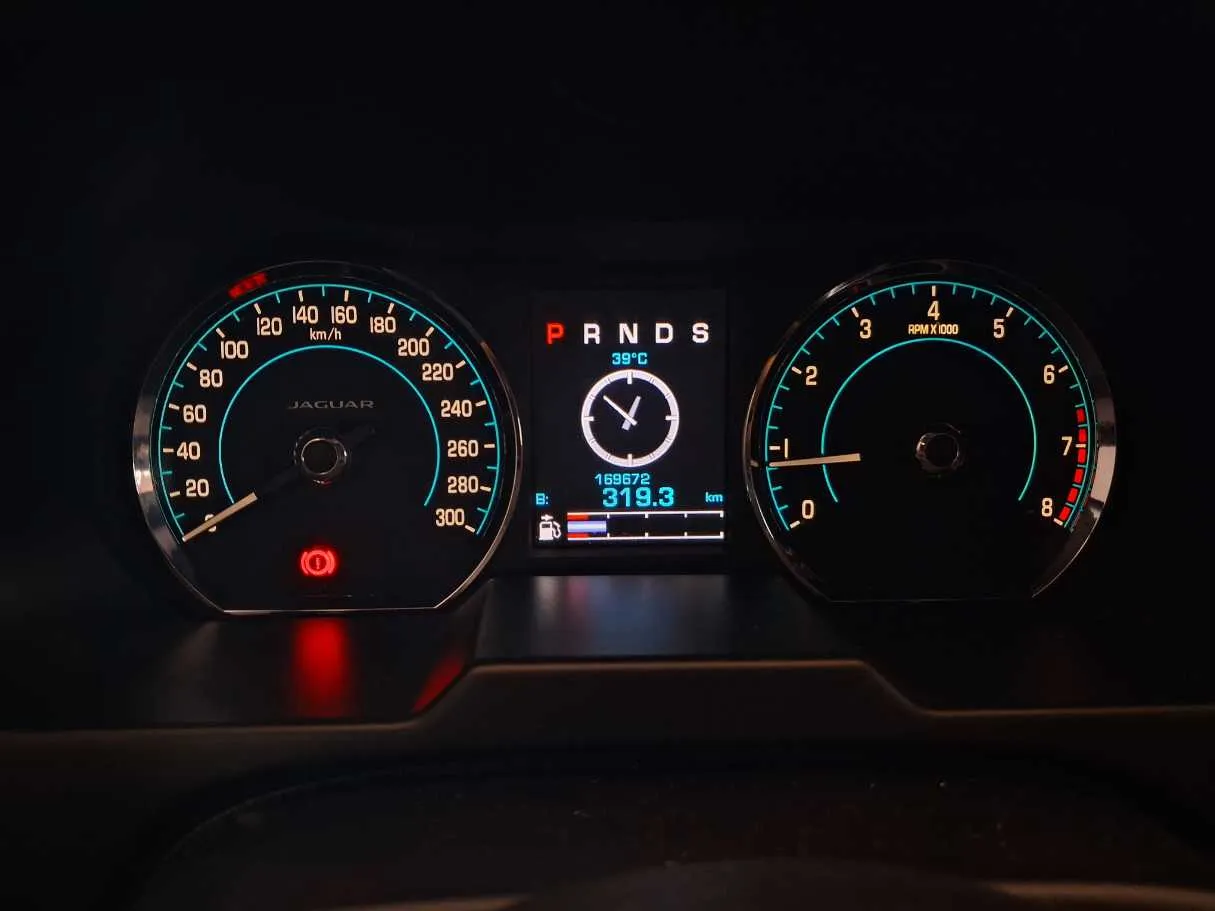 Car image 19