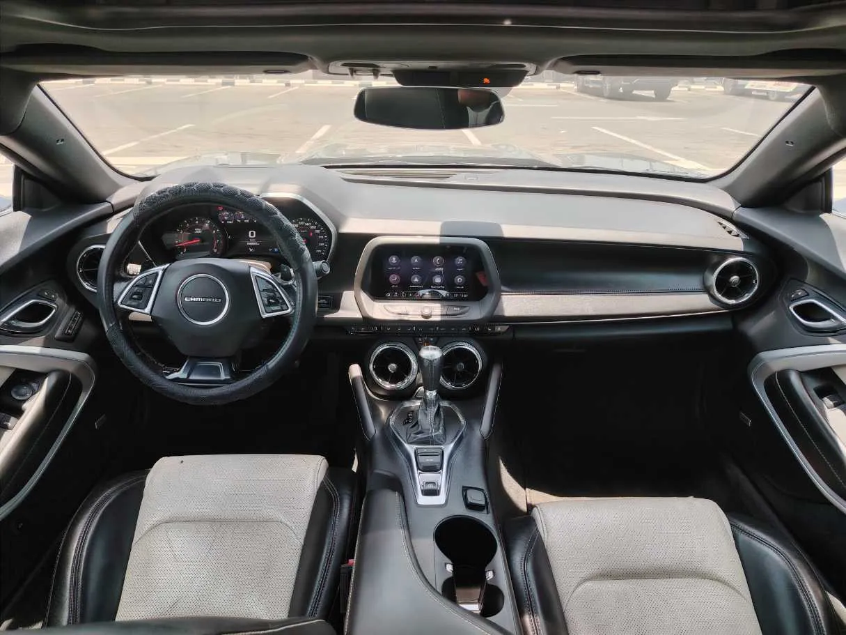 Car image 16