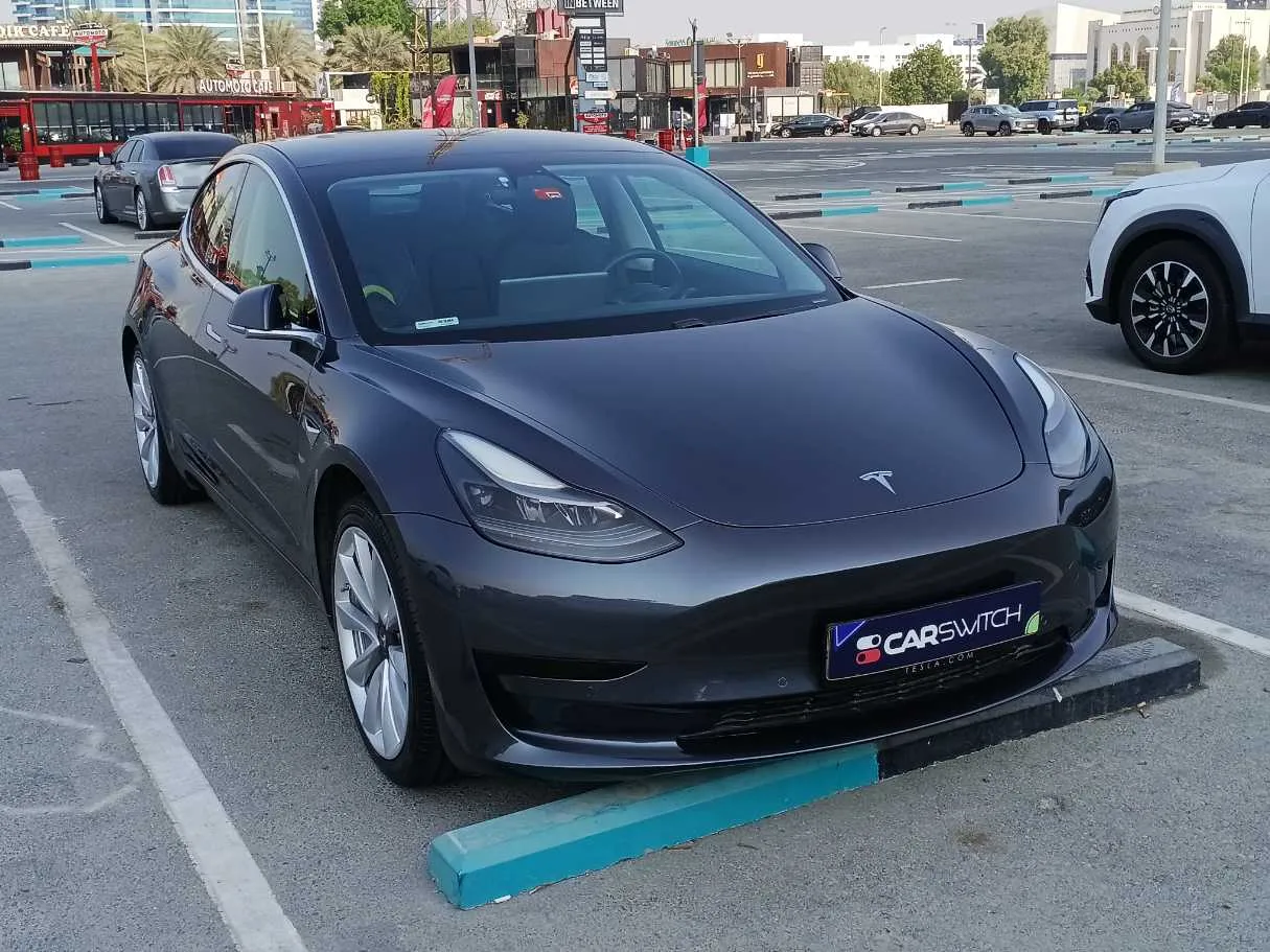Car image 3
