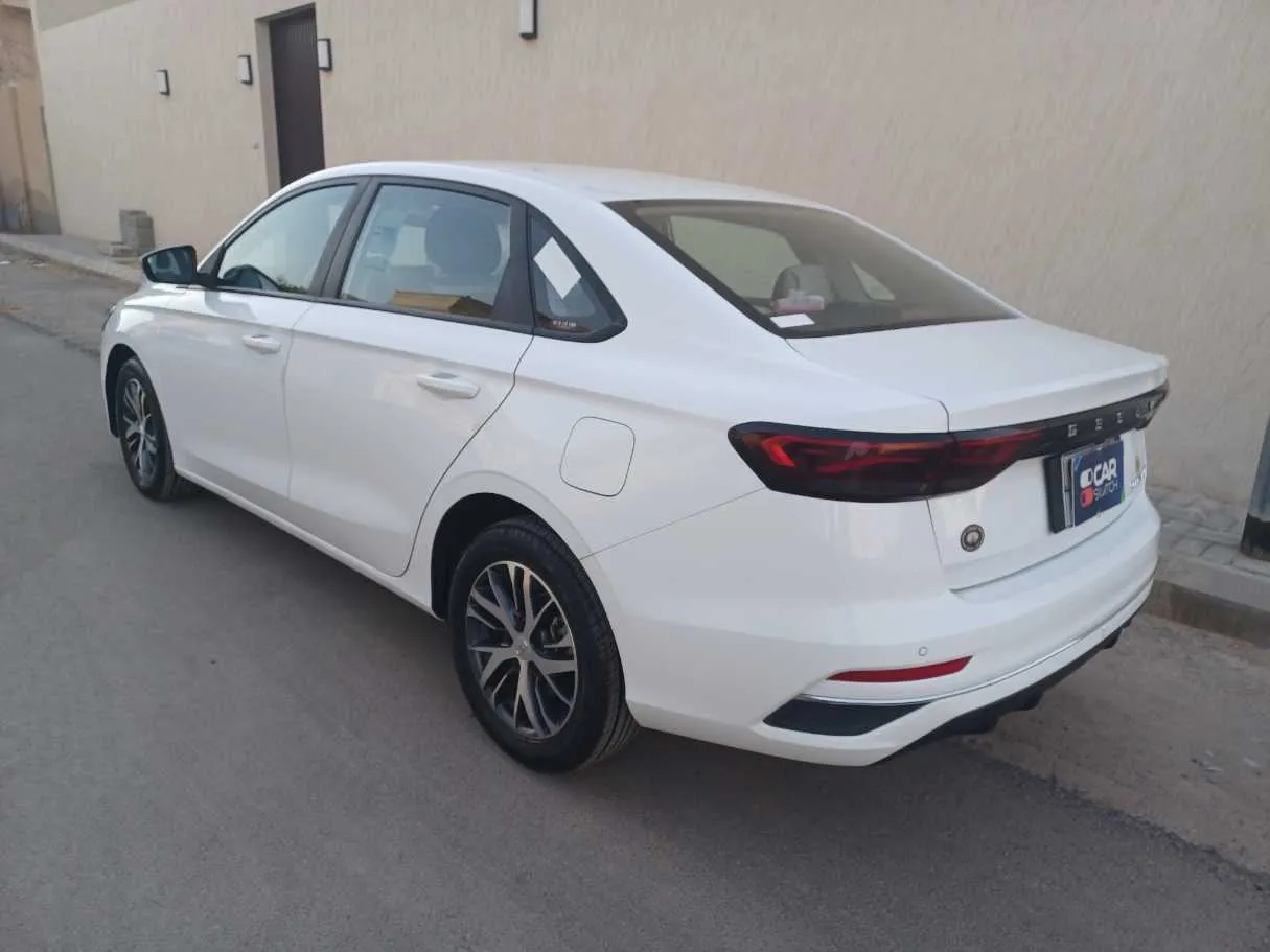Car image 6