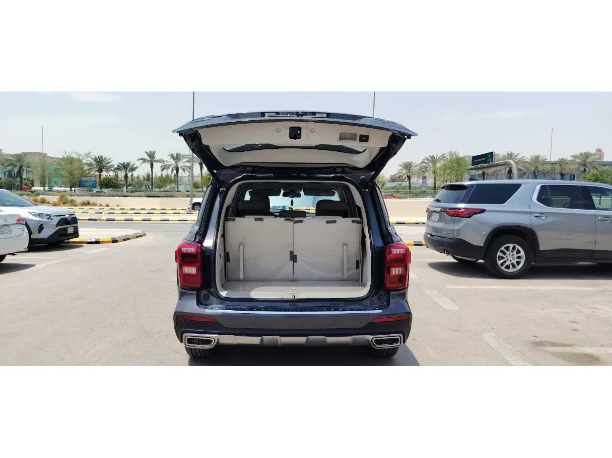 Car image 21