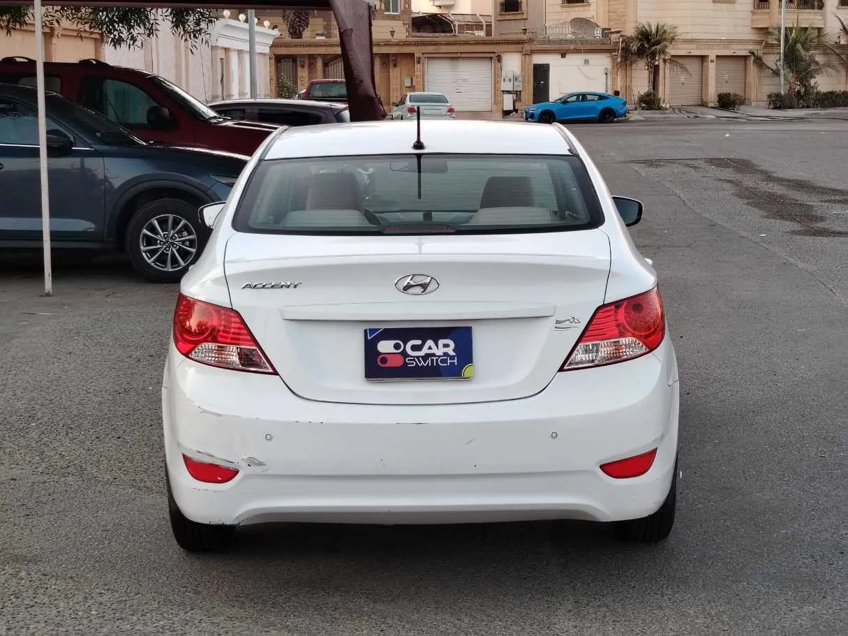 Car image 6