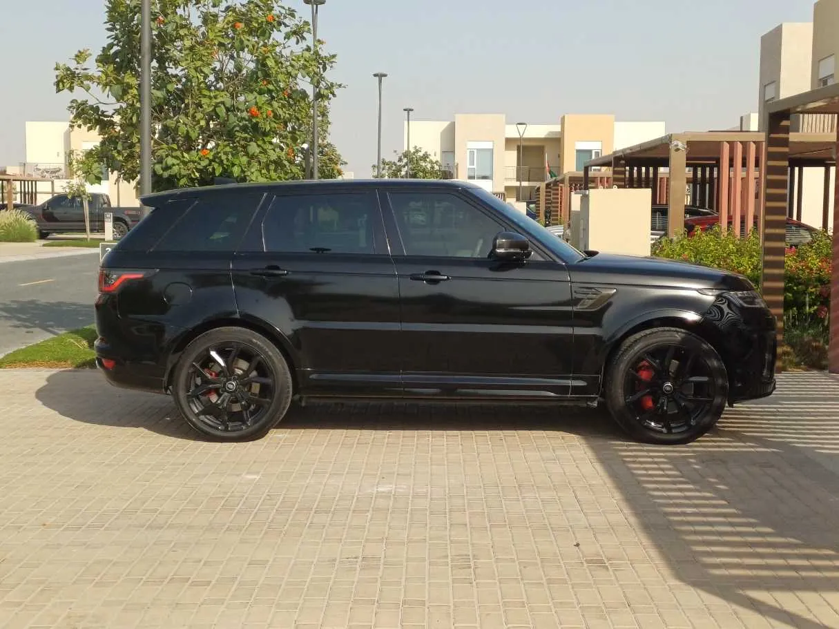 Car image 8