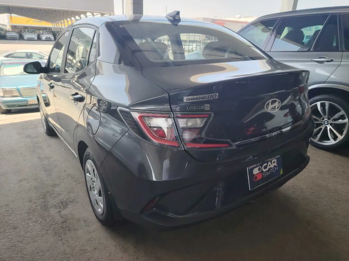 Car image 7