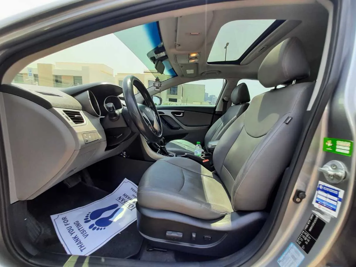 Car image 12