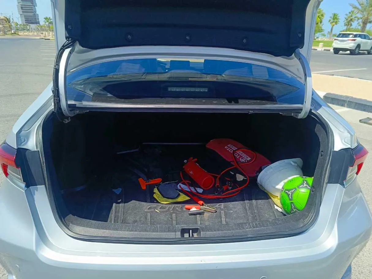 Car image 27