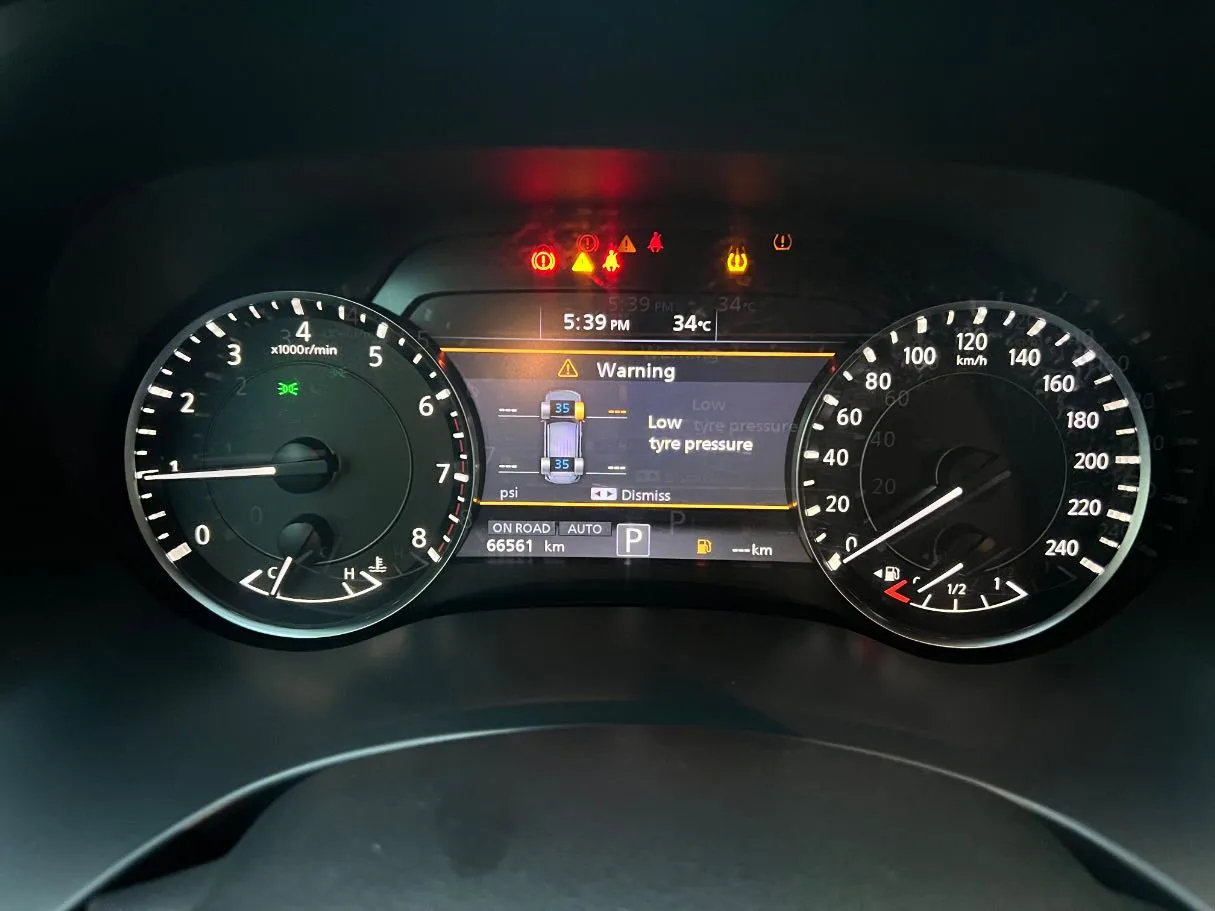 Car image 25