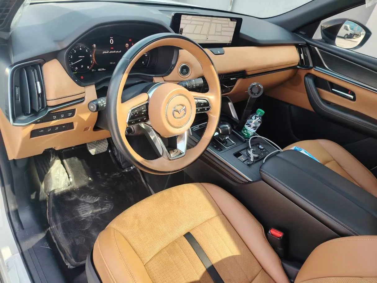 Car image 13
