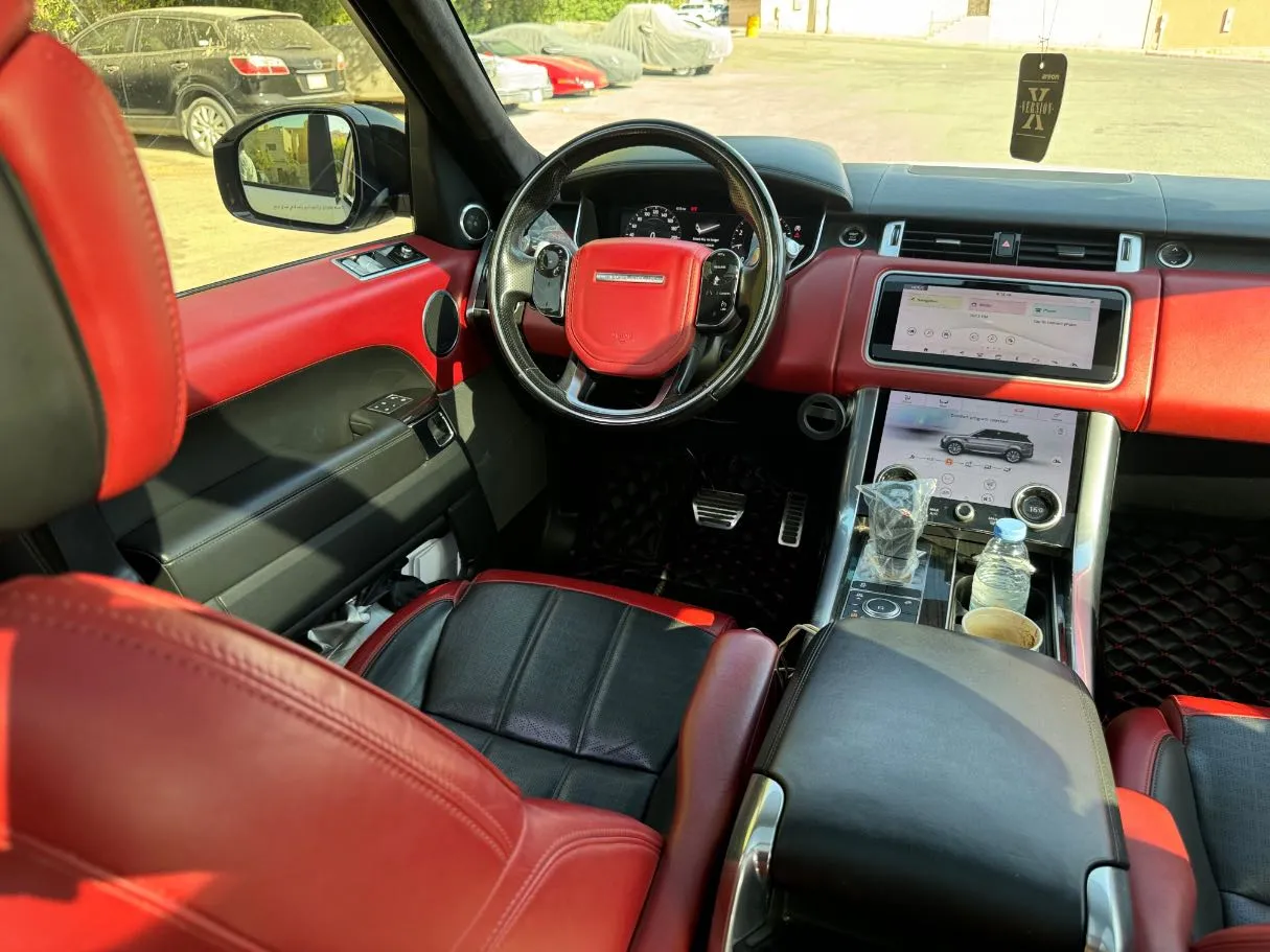 Car image 17