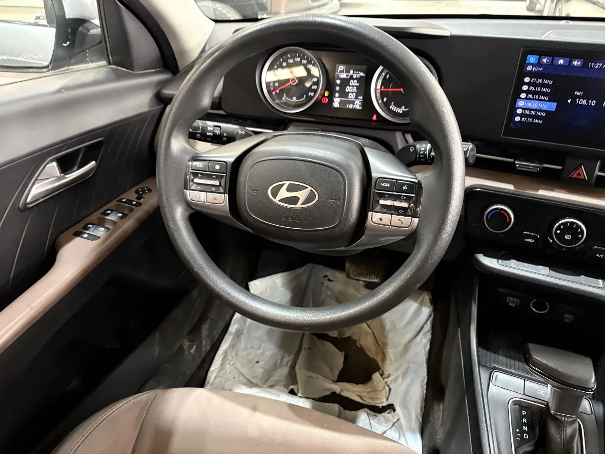 Car image 22