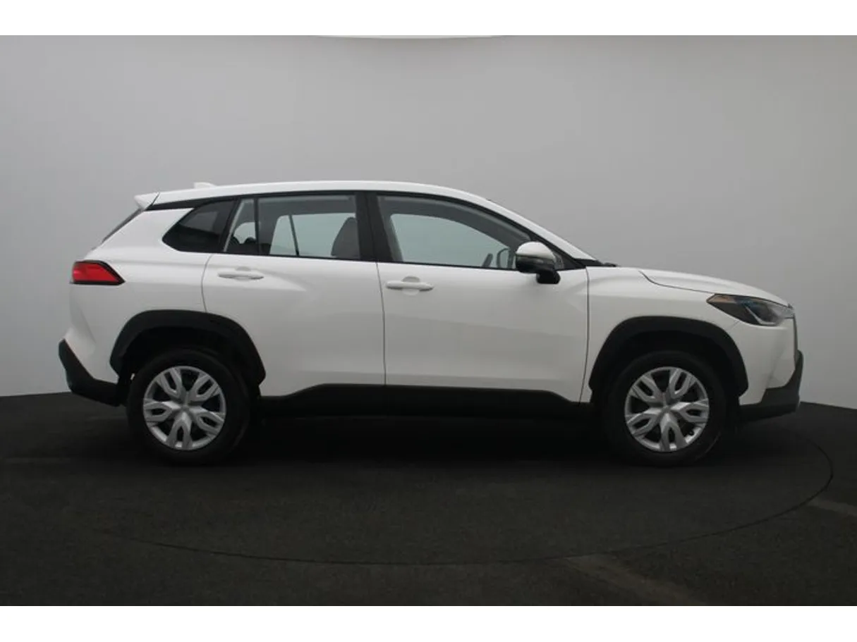 Car image 13