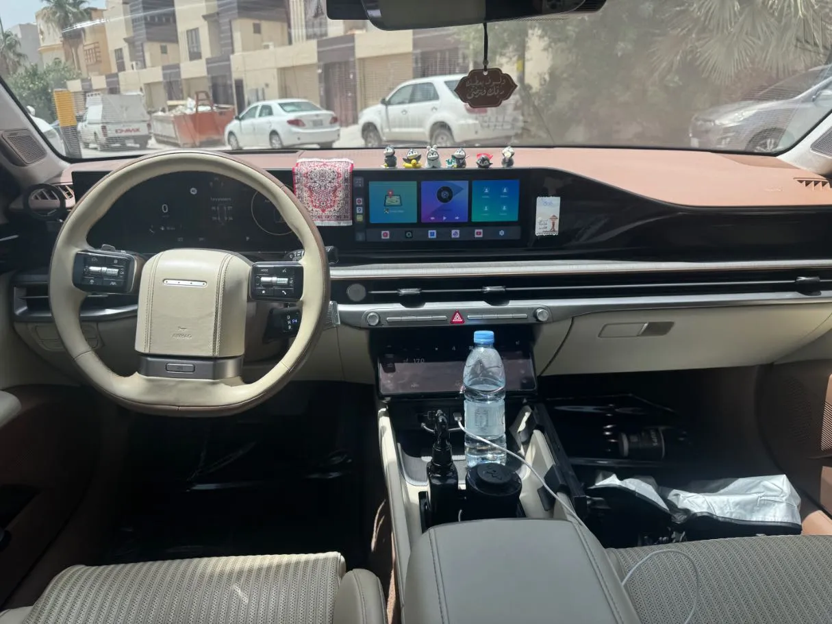 Car image 16