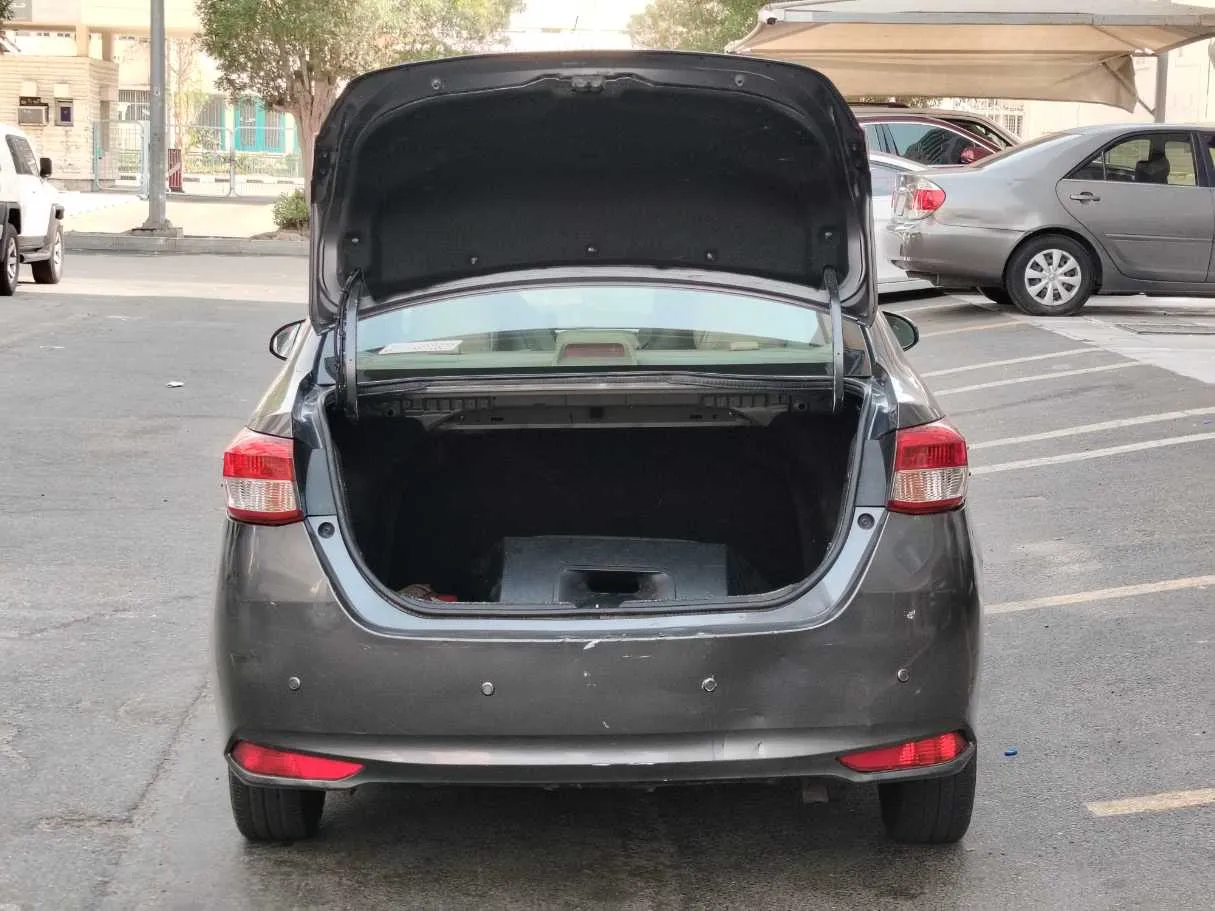 Car image 22