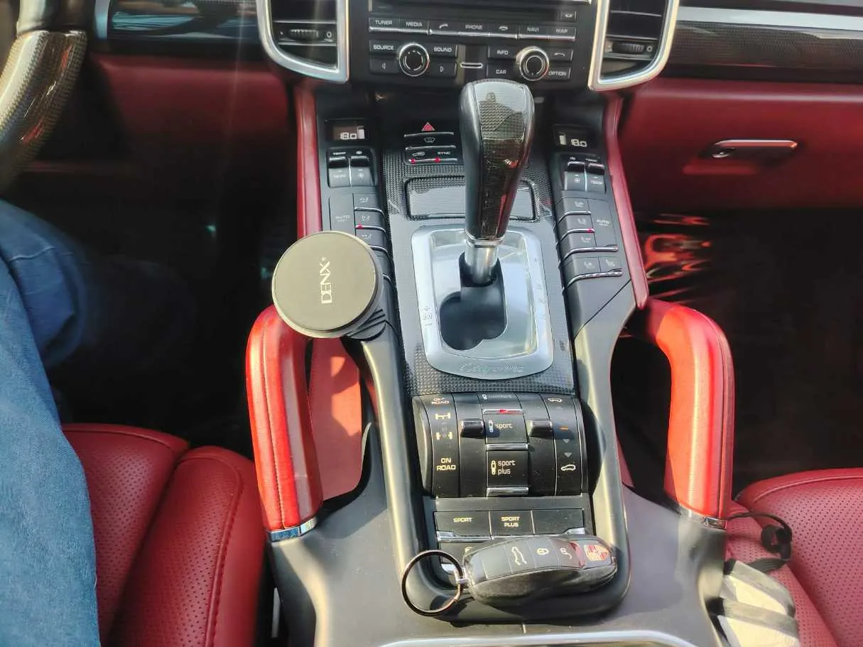 Car image 27