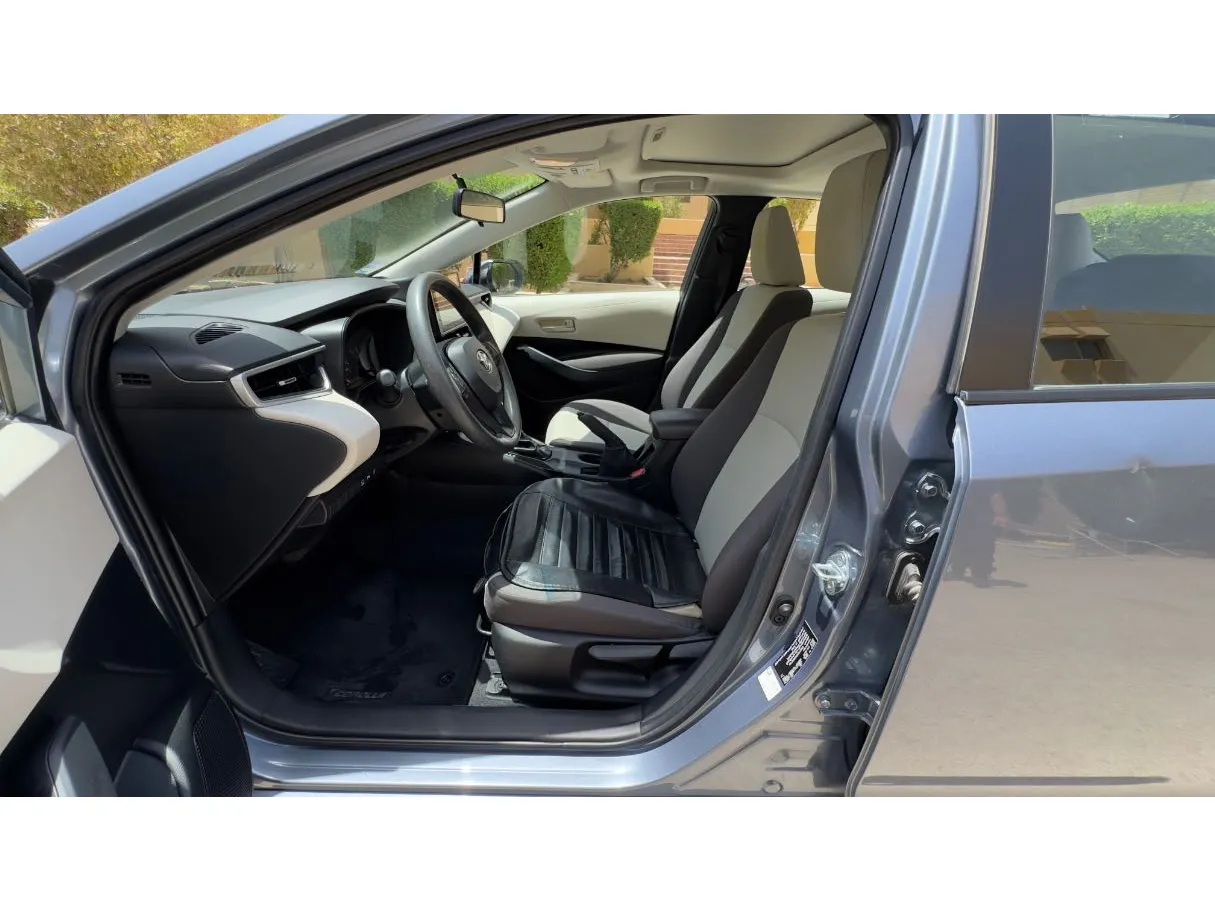 Car image 10