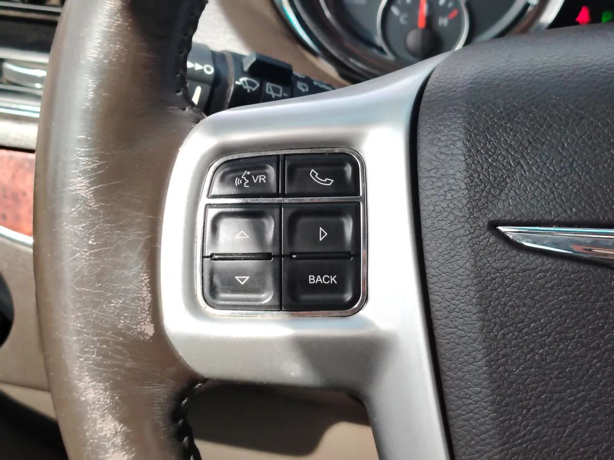 Car image 35