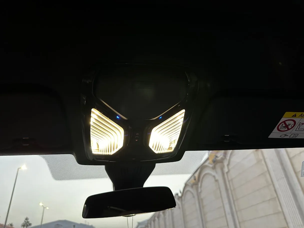 Car image 27