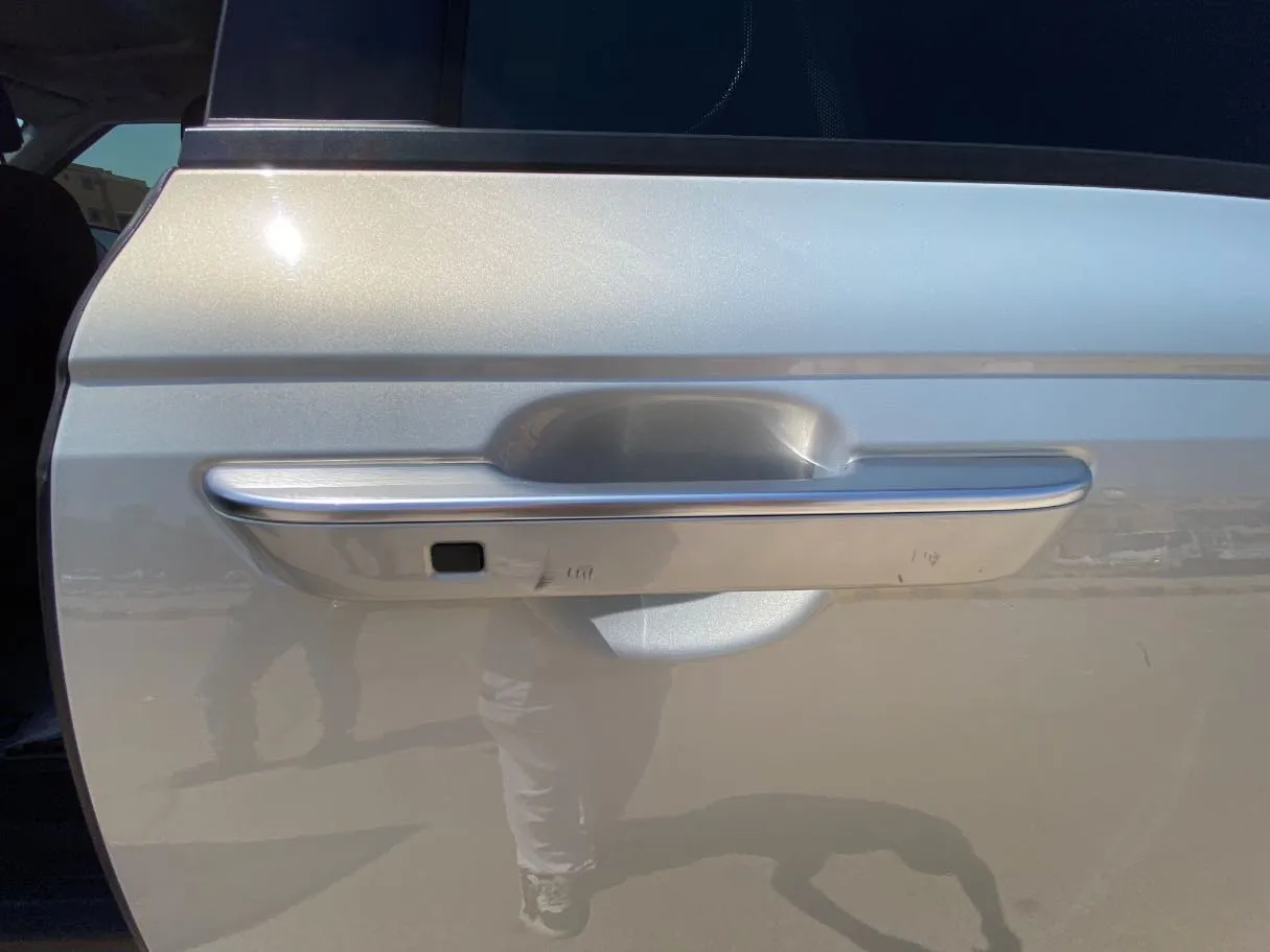 Car image 32