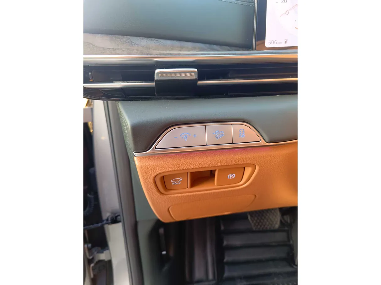 Car image 40