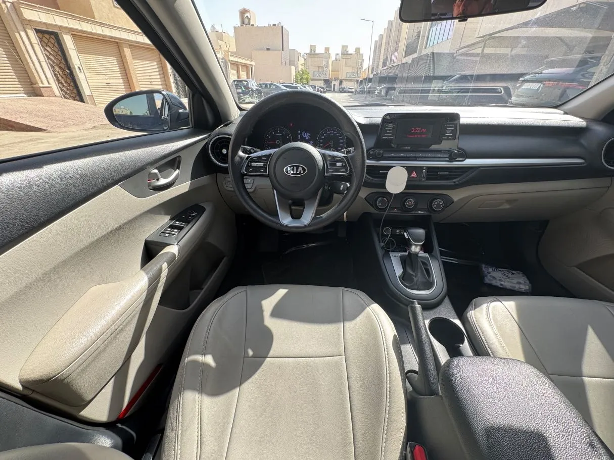 Car image 16