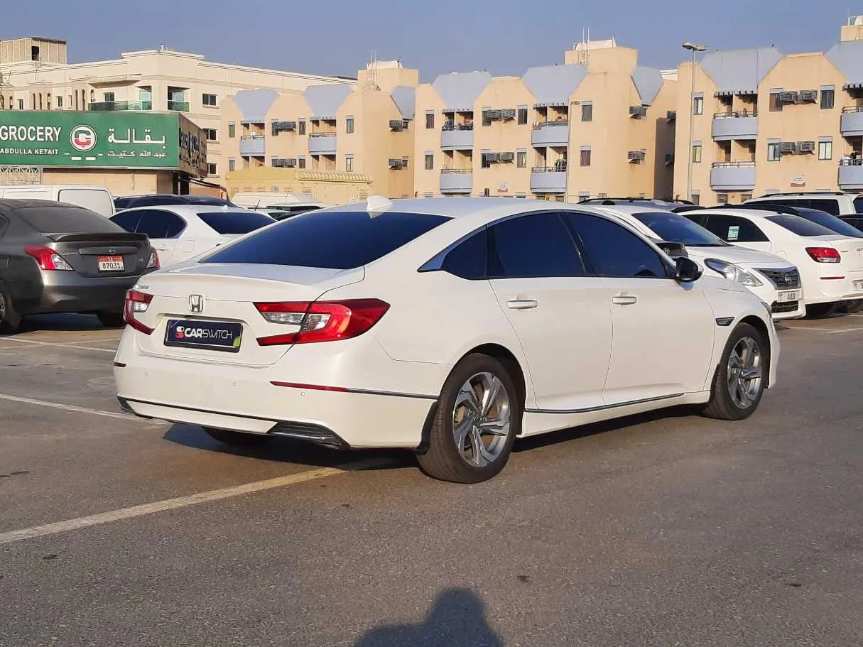 Car image 7