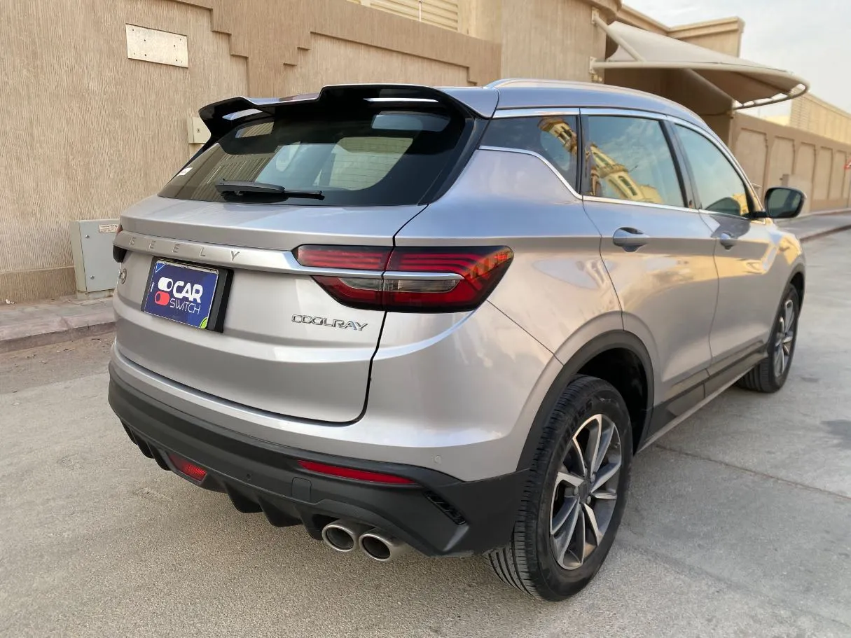 Car image 5