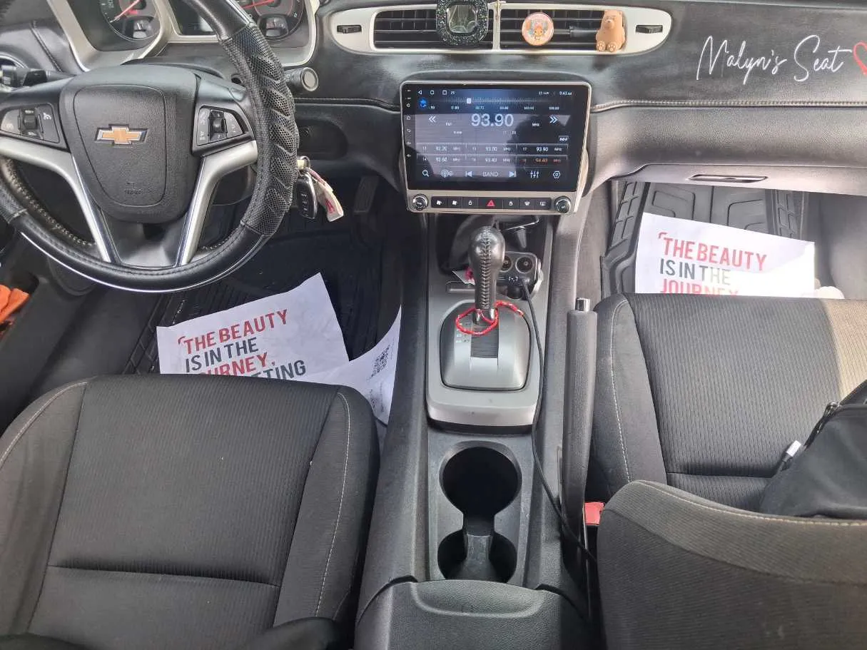 Car image 14