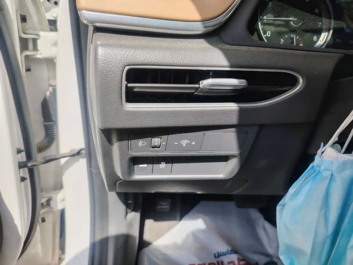 Car image 39