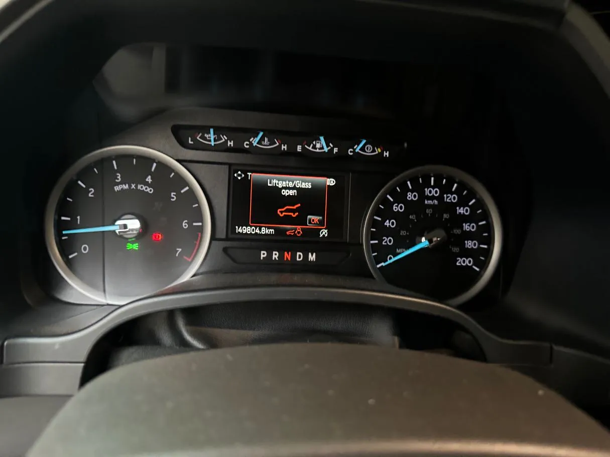 Car image 18