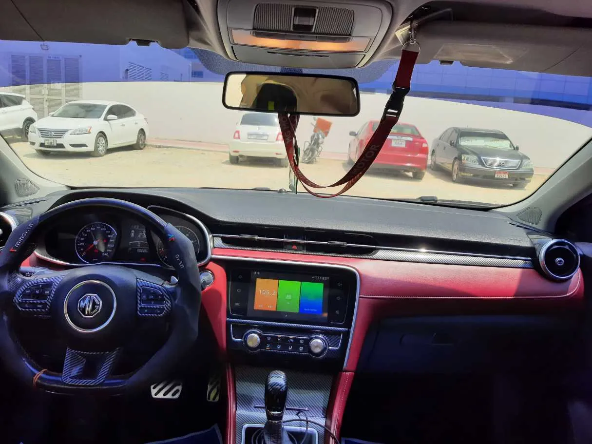 Car image 15