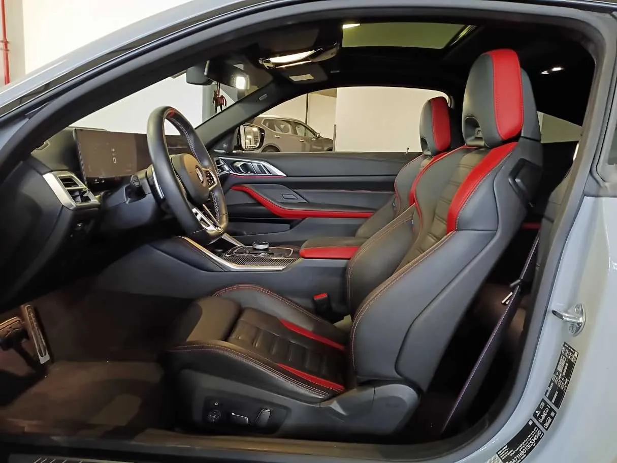 Car image 12