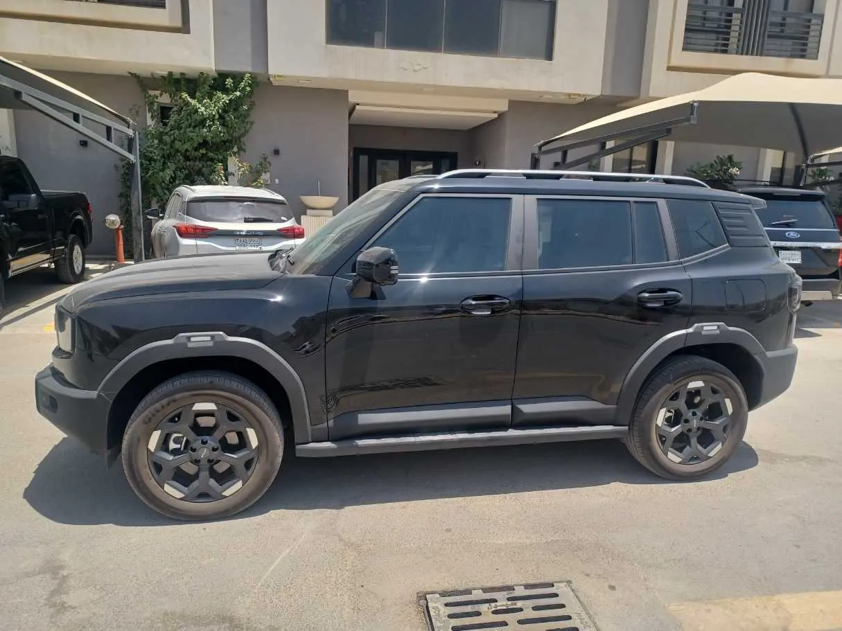 Car image 8