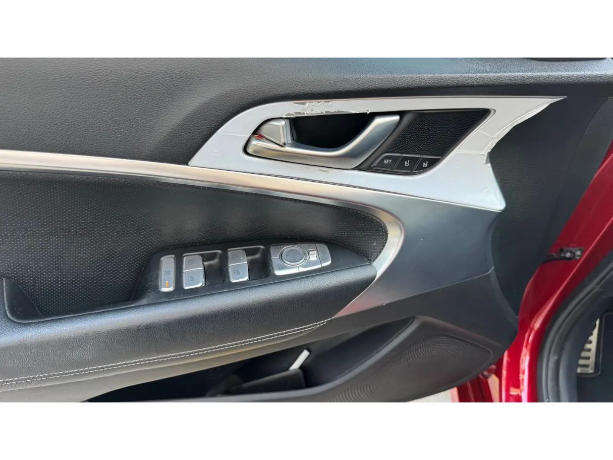 Car image 23