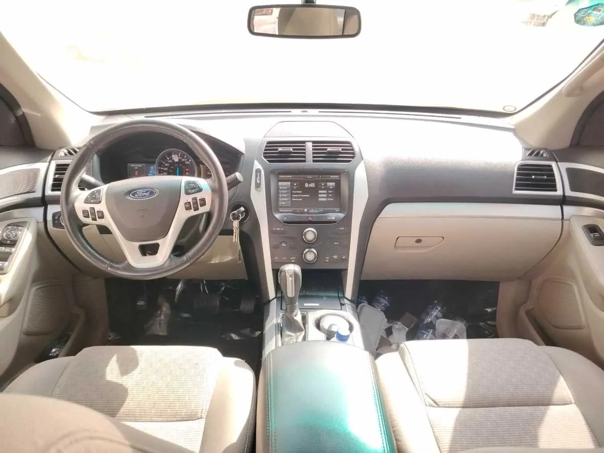 Car image 23