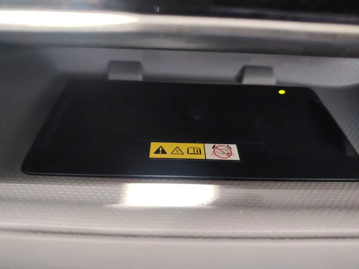 Car image 28